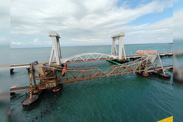 417m9l5g Pamban Bridge 625x300 27 December 24.jpg