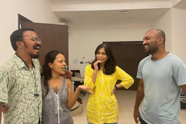 Residentss20conversing20picture20credit20 20urna20sinha.jpg