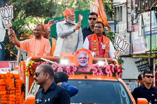 Qe3mh1qg Pm Modi Road Show Ghaziabad 625x300 06 April 24.jpeg