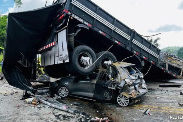 Uggn41kg Brazil Bus Accident Reuters 625x300 22 December 24.jpeg