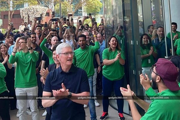 Apple Bkc Tim Cook 2 Big Ndtv 1681801838185.jpg