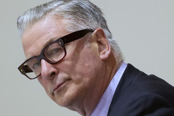 Baldwin Set Shooting 73171.jpg