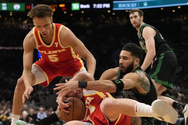 Correction Hawks Celtics Basketball 16565.jpg