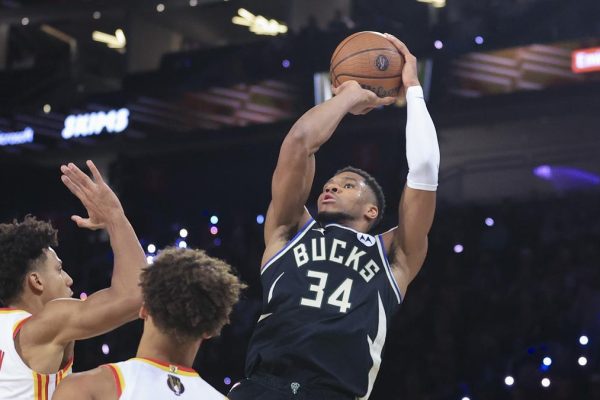 Hawks Bucks Basketball 90725.jpg