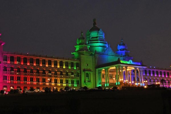 Suvarna Vidhana Soudha 04.jpg