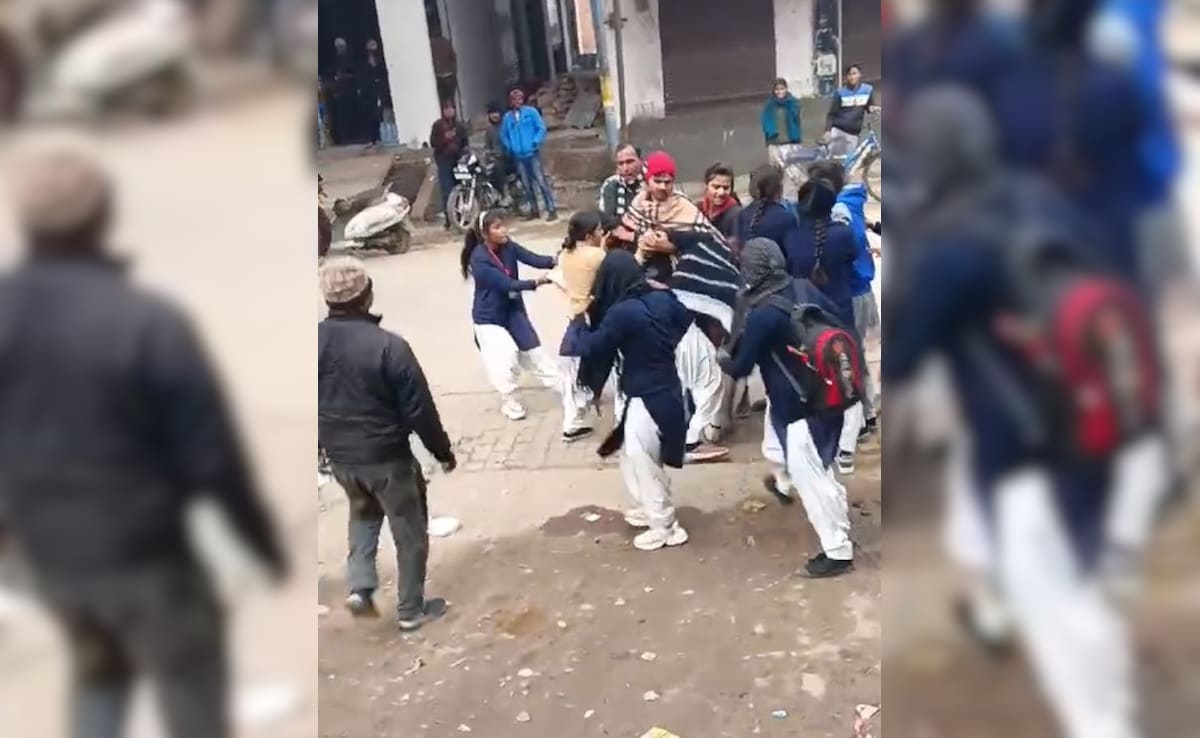 N3p2gab8 Up Brawl 625x300 01 January 25.jpg