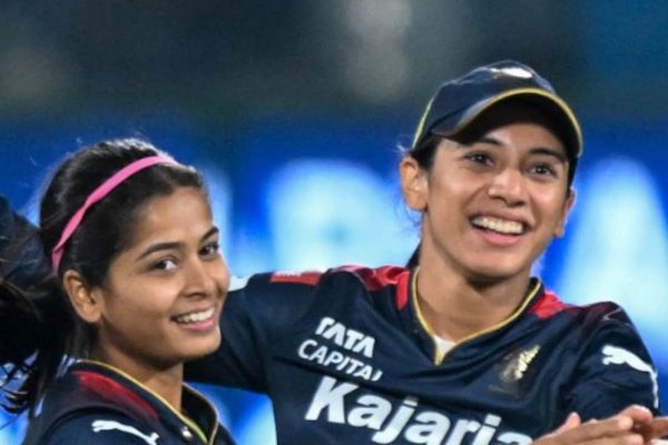 5h82urlg Shreyanka Patil Smriti Mandhana Bcci 625x300 18 March 24.jpg