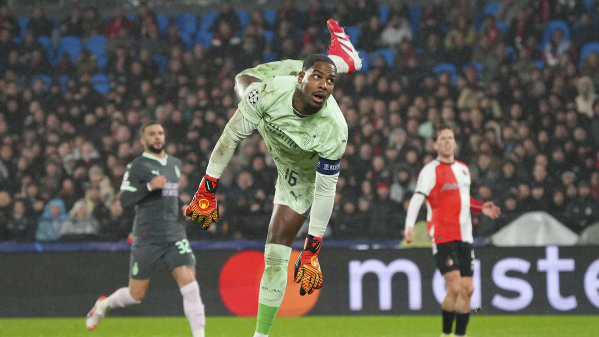 Netherlands Soccer Champions League 36530.jpg