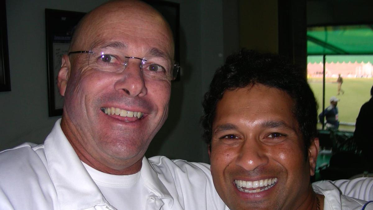 Th2120former20australian20umpire20daryl20harpers20favourite20photo20with20sachin20tendulka.jpeg