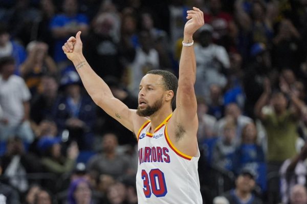 Warriors Magic Basketball 04317.jpg