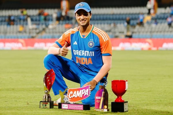 Jj6uc79o Abhishek Sharma Trophy Bcci 625x300 03 February 25.jpg