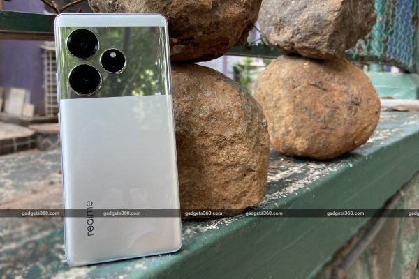 Realme Gt 6 Review Ndtv Rear Design 1718641590629.jpg