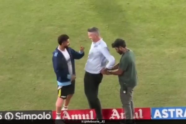 Udeopblg Kohli And Pietersen X 625x300 07 February 25.jpeg