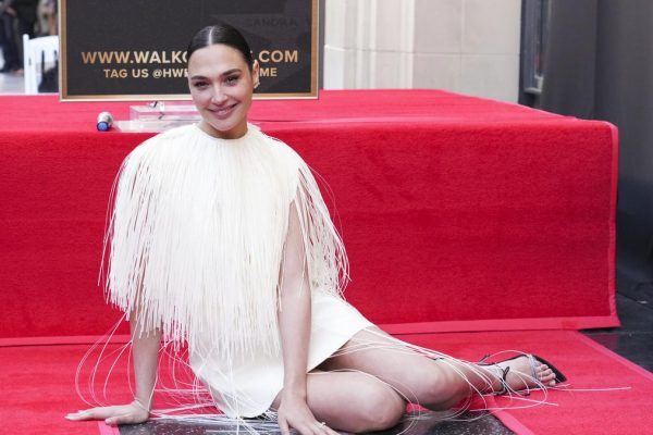 Aptopix Gal Gadot Walk Of Fame 75445.jpg