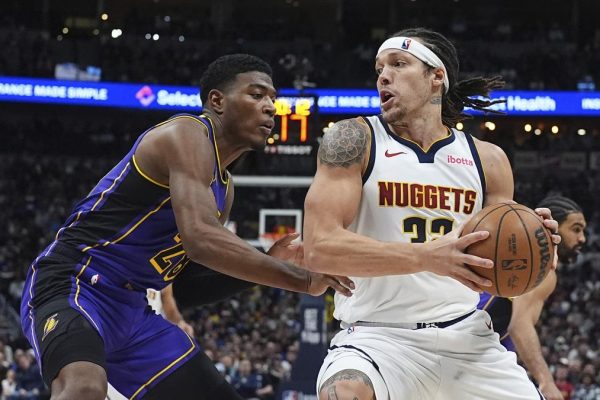 Lakers Nuggets Basketball 53102.jpg