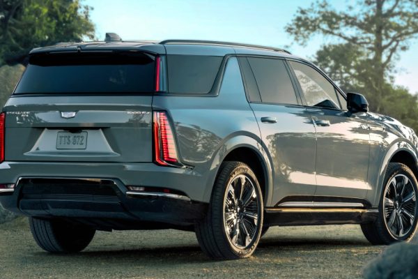 My26 Cadillac Escalade Iql Lux 1ap 6404 1.jpg