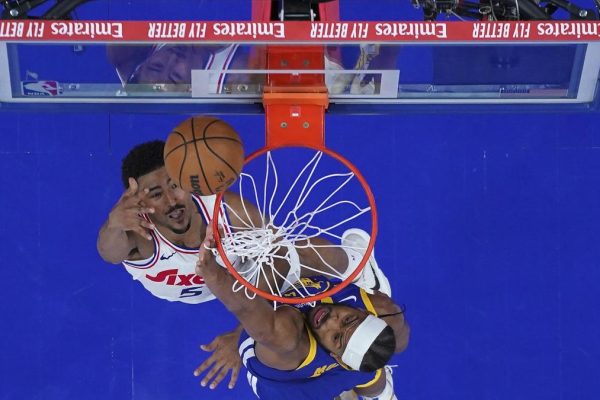 Warriors 76ers Basketball 94274.jpg