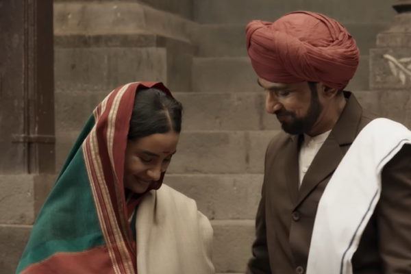 1745586424 phule.jpeg