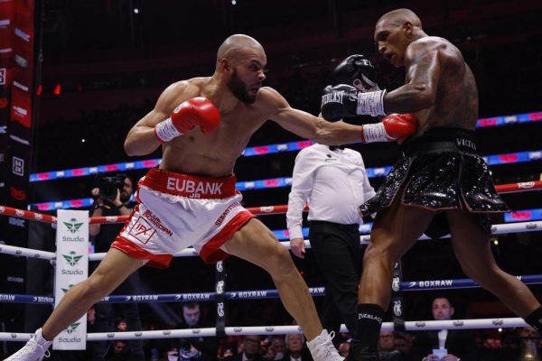 2025 04 26t213238z 613590258 up1el4q1nucic rtrmadp 3 boxing middleweight eubank benn.jpg