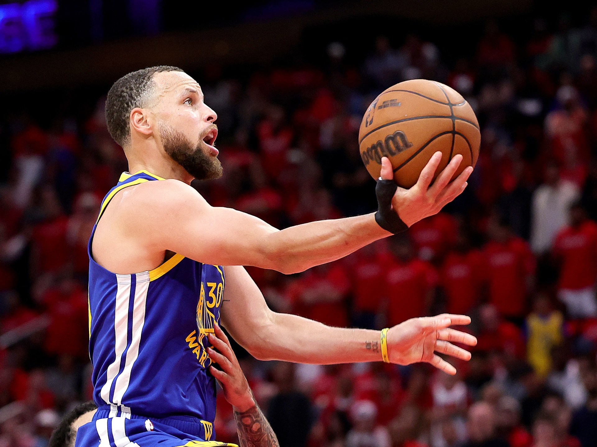 Afp 20250421 2211207769 V2 Highres Goldenstatewarriorsvhoustonrocketsgameone 1745210656.jpg