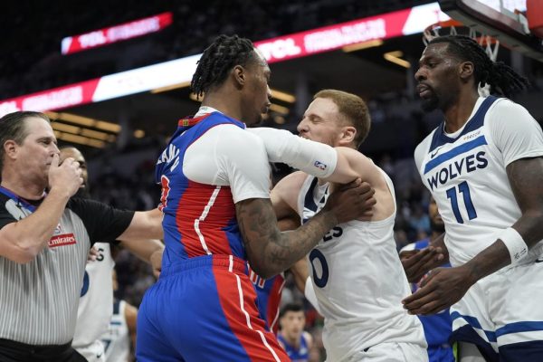 Correction Pistons Timberwolves Basketball 88035.jpg