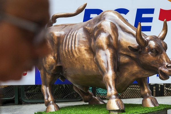 Img Sensex Hits Historic 2 1 Indcas5t.jpg