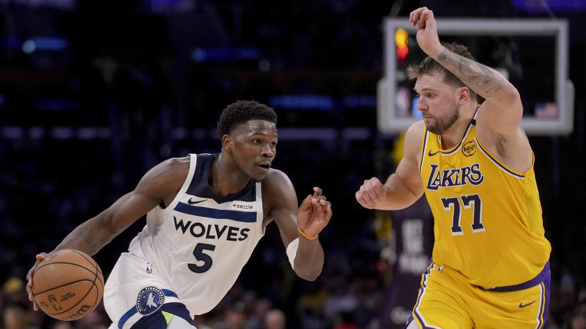 Timberwolves lakers basketball 45299.jpg