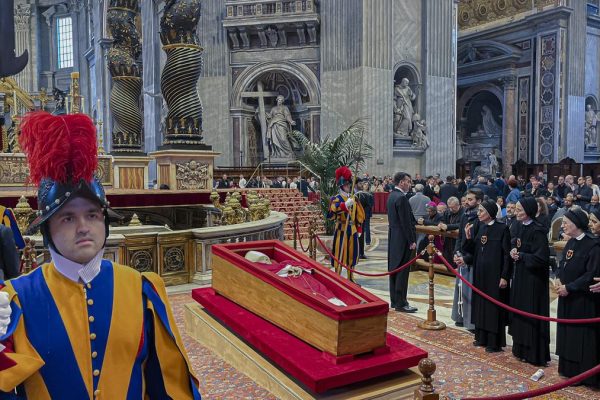 Vatican pope 11751.jpg