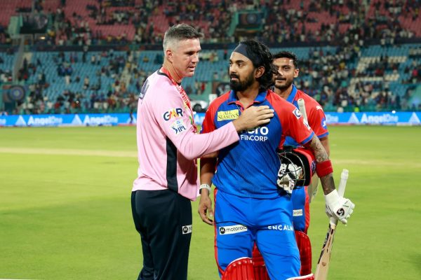 Bjh4f0g kl rahul with kevin pietersen bcci 625x300 28 april 25.jpg