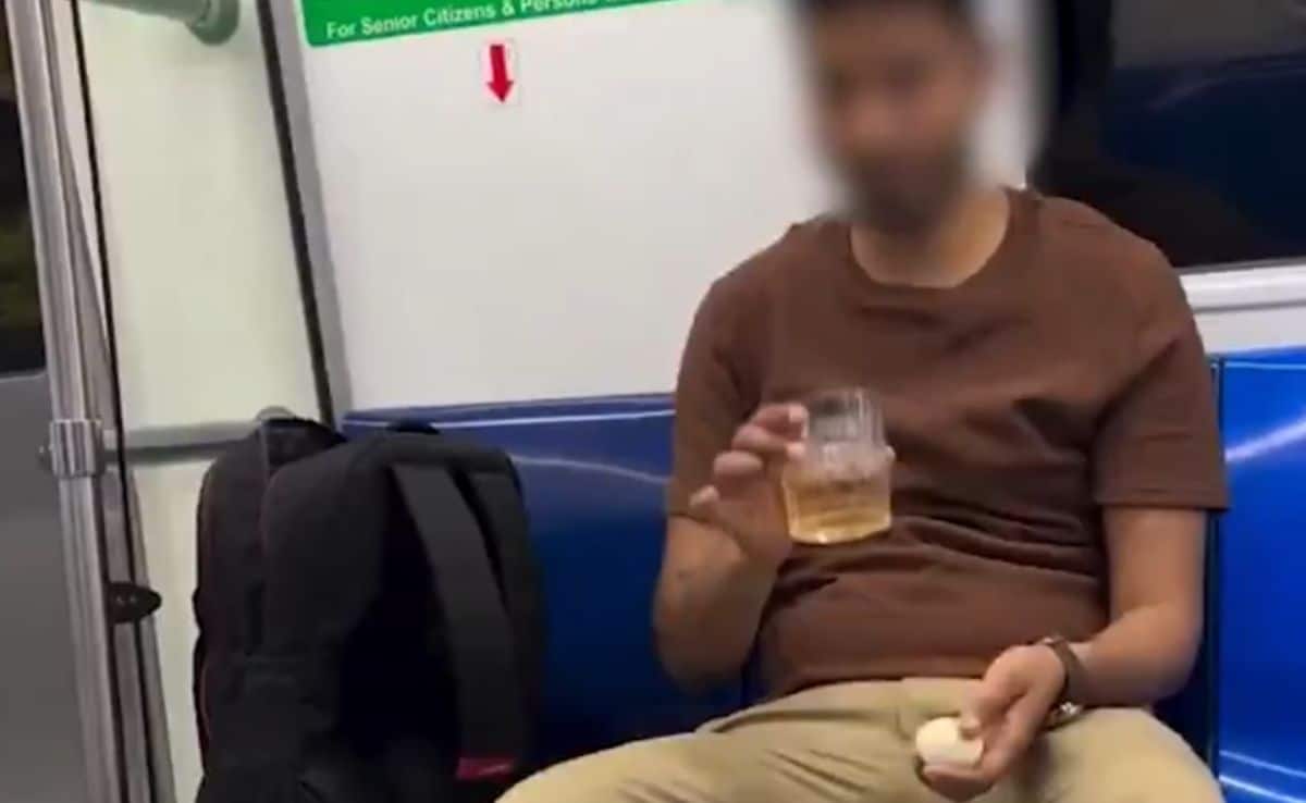 Eplps9l8 Delhi Metro Alcohol 625x300 09 April 25.jpg