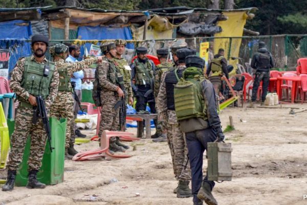 H55i5ecg indian army pti anantnag 625x300 26 april 25.jpeg