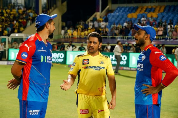 U0onldg4 Ishant Sharma Ms Dhoni Axar Patel Bcci 625x300 04 April 25.jpg