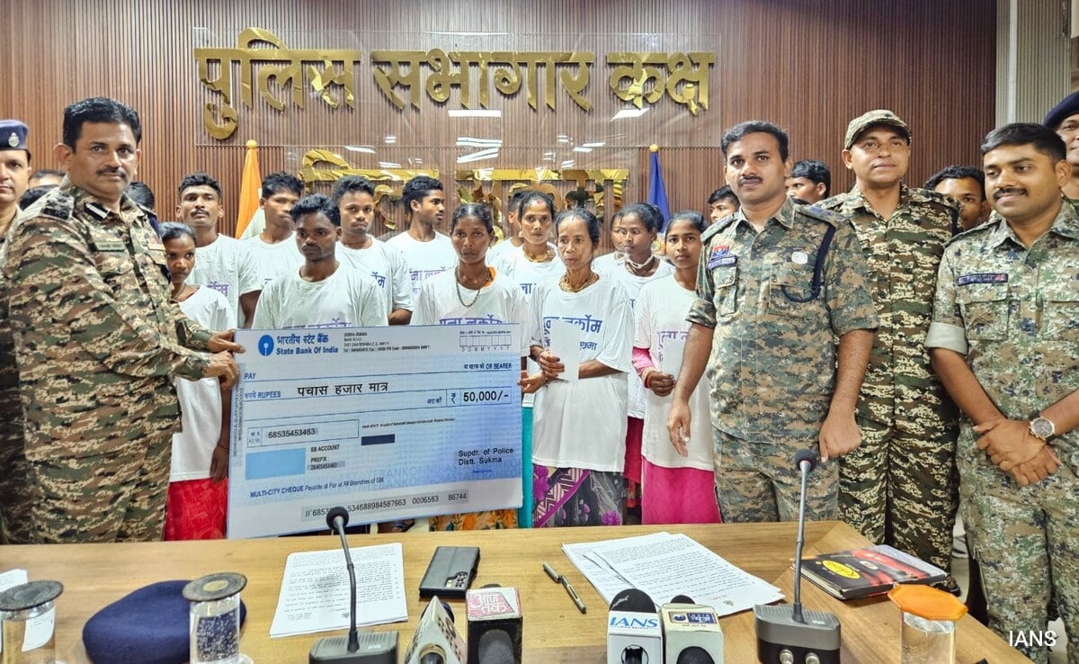 Ujhc1nsg Maoist Surrender 625x300 18 April 25.jpeg