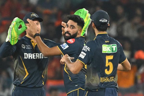 SRH vs GT: Mohammed Siraj records best IPL figures, picks 4/17 against Sunrisers Hyderabad Vjkvg Crowd2018.jpg