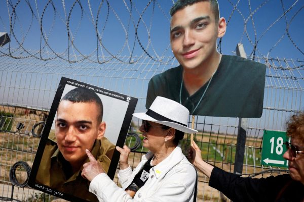 2025 04 20t083442z 1679089292 rc2j1eap5xc3 rtrmadp 3 israel palestinians hostages shouting 174515052.jpeg