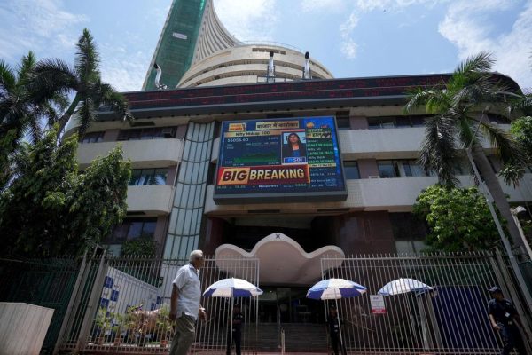 Markets decline in early trade dragged by IT stocks, weak Asian trends 2025 05 12t095955z 1816770567 rc27geagv1ap rtrmadp 3 india stocks.jpg