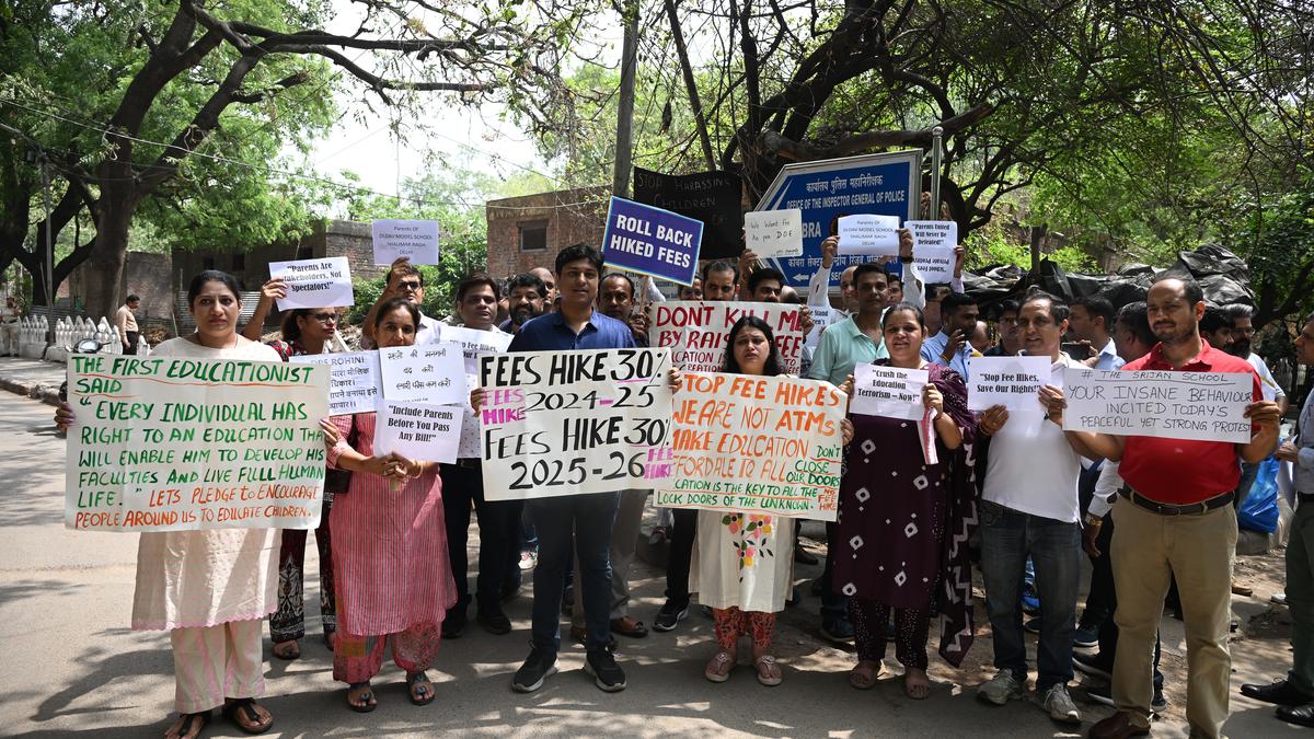 School20fee20hike20protest2020delhi202025 20 05 7.jpg