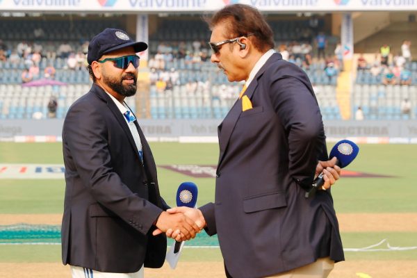 Asuim7ls rohit sharma and ravi shastri bcci 625x300 16 may 25.jpg