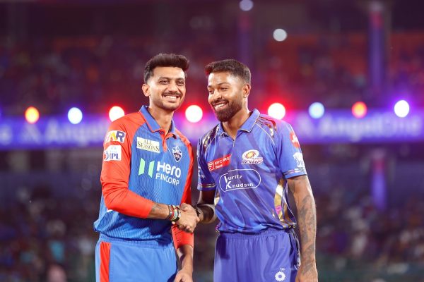 Bp2tngjk hardik and axar bcci 625x300 21 may 25.jpg