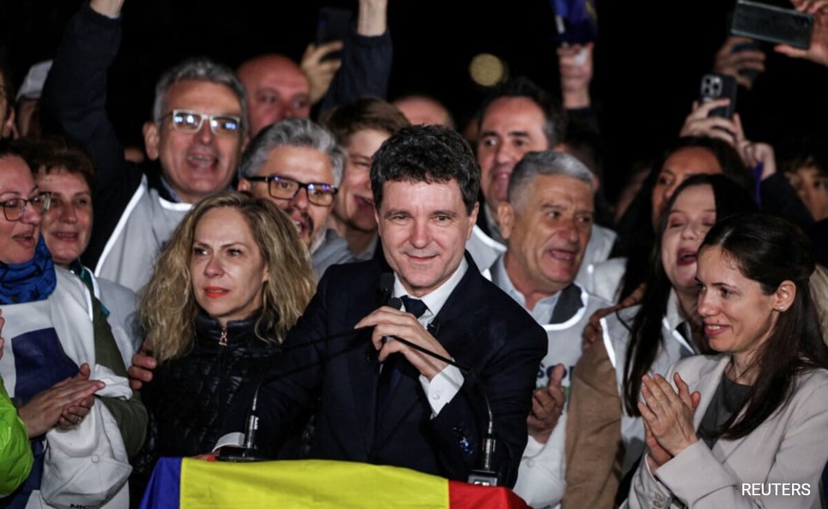 G73cuddo romania president 625x300 19 may 25.jpeg