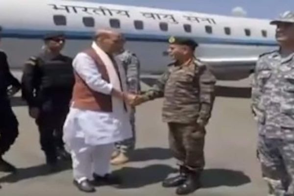 Ijc2e32o rajnath singh reaches jk 625x300 15 may 25.jpg