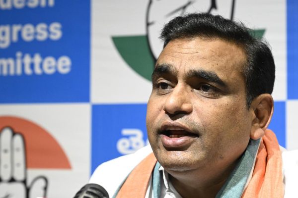 We have basics of water engineering and ethics too: Congress MP Dsc4565.jpg