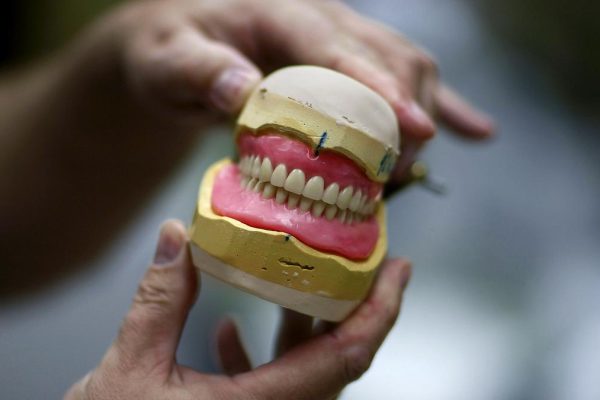 Study looking at teeth provides evidence of lasting damage due to smoking Img mp us need for den 2 1 nudo70u3.jpg