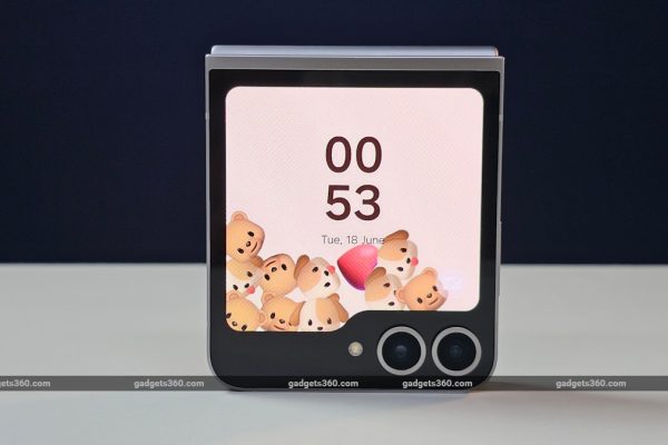 Samsung galaxy flip 6 gadgets360 front 1721637679634.jpg