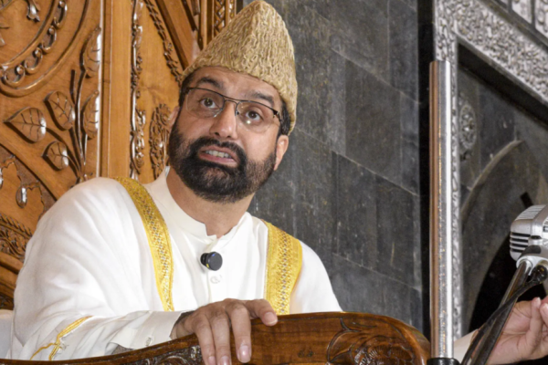 Mirwaiz allowed to deliver Friday sermon after two weeks; says frequent house arrest will not change facts | India News 1753469113 photo.jpg