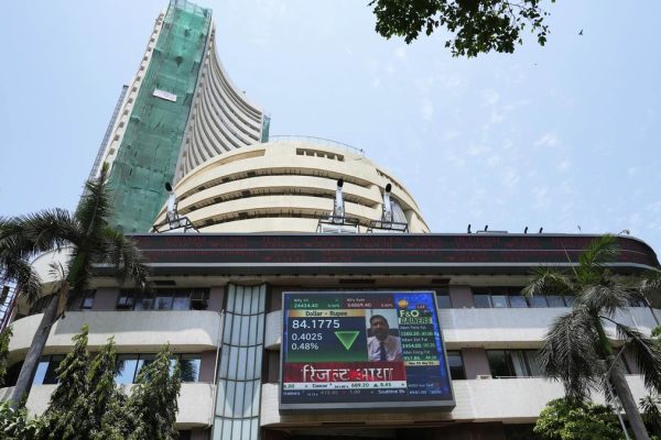 1753703285 india economy 71324.jpg