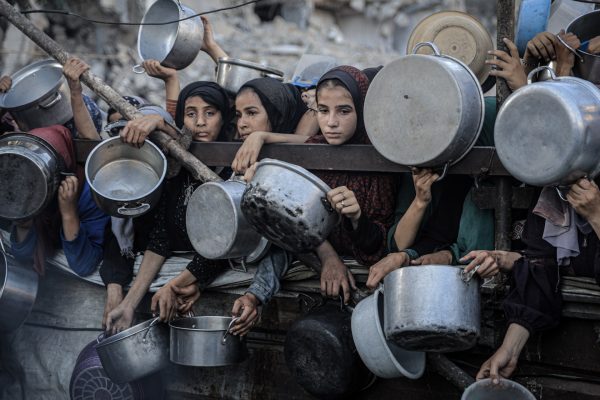 Aa 20250716 38580889 38580863 food distribution draws large crowd in gaza as palestinians fight hung.jpeg