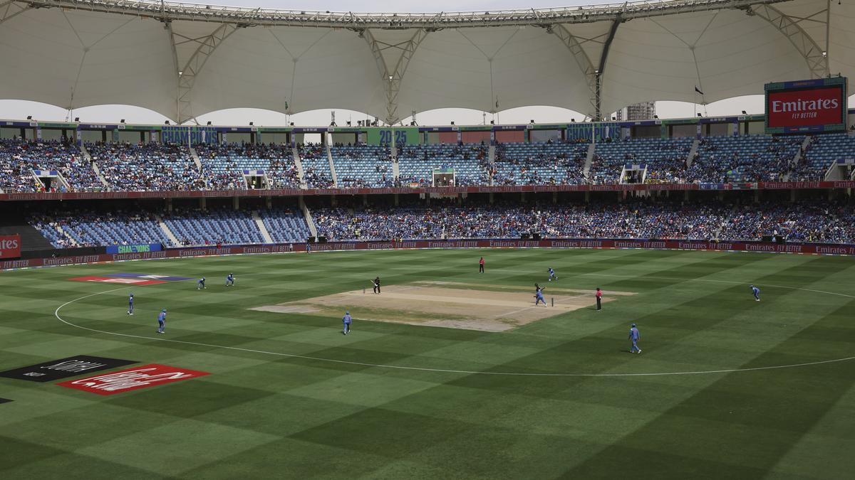 Emirates cricket champions trophy 12103.jpg