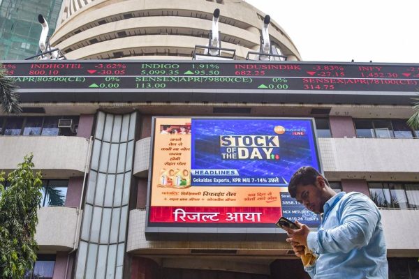 Stock markets fall for second day; Sensex tanks 721 points Pti05 07 2025 000269b.jpg