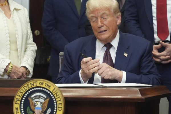 Trump 42429.jpg